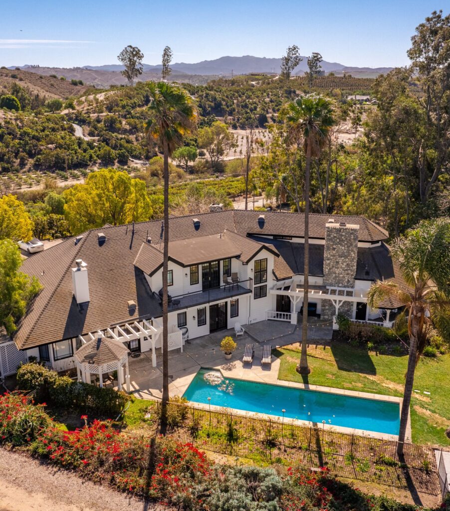 default svg+xml;charset=utf