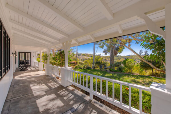 Grata Ranch Luxury Treatment Center  Moorpark, CA  Porch